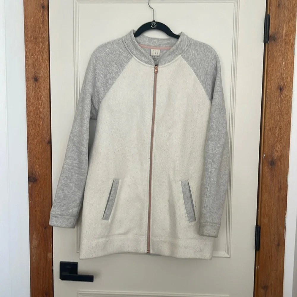Unique jacket - Picture 1 of 7